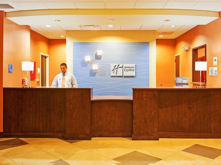 Holiday Inn Express Hotel & Suites Huntsville West - Research Park By Ihg Bagian luar foto