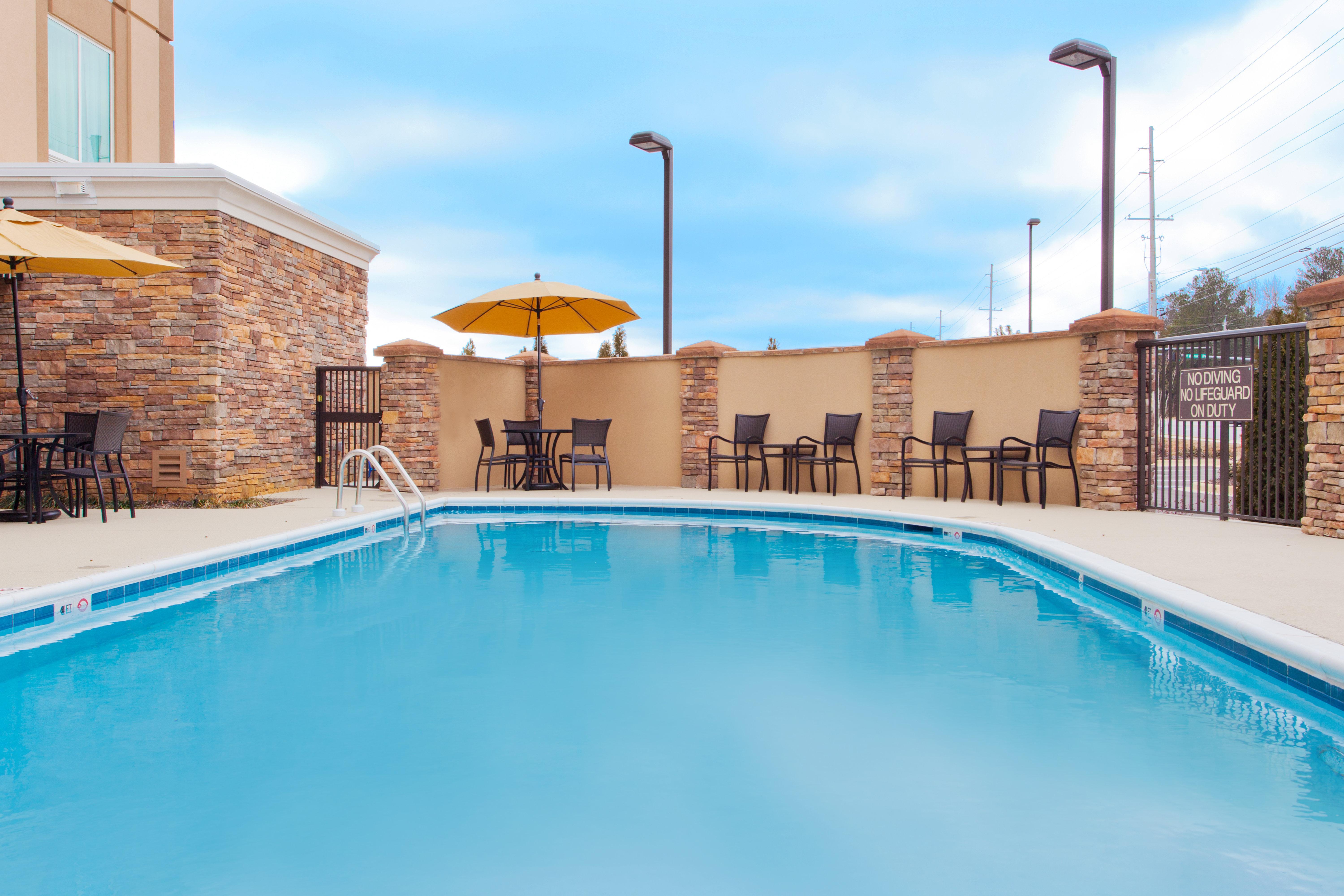 Holiday Inn Express Hotel & Suites Huntsville West - Research Park By Ihg Bagian luar foto