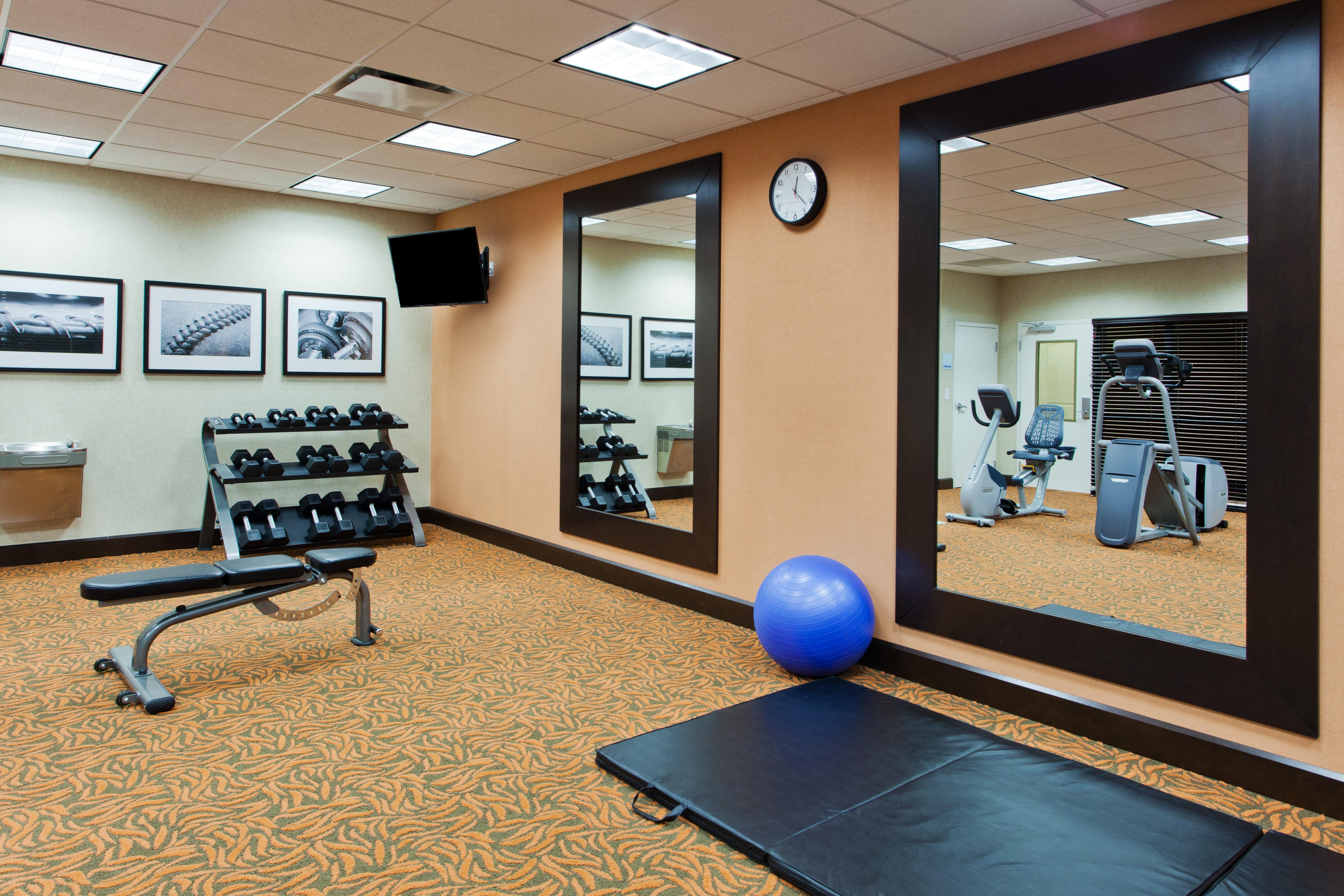 Holiday Inn Express Hotel & Suites Huntsville West - Research Park By Ihg Bagian luar foto